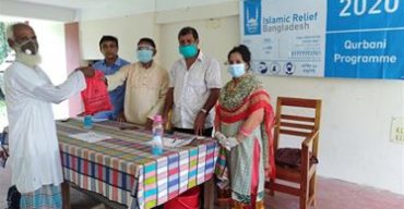 গলাচিপায় ৭০০ পরিবারে ইসলামিক রিলিফের অর্থায়নে মাংস বিতরণ