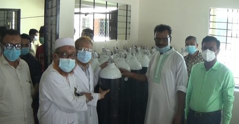 ঝিনাইদহ-২ আসনের সংসদ সদস্য সদস্য’র অক্সিজেন সিলিন্ডার প্রদাণ
