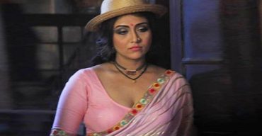 পুরুষরা মেয়েদের বুকের দিকে তাকানো বন্ধ করুক: স্বস্তিকা মুখার্জি