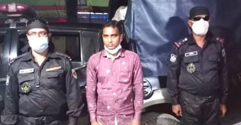 গলাচিপায় র‌্যাব-৮ অভিযান চালিয়ে অবৈধ কারেন্ট জালসহ একজন আটক