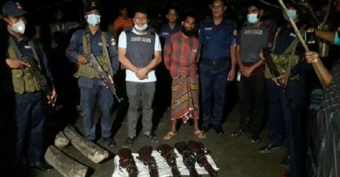 বরগুনার পাথরঘাটায় অস্ত্রসহ ডাকাত আটক