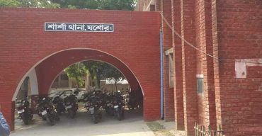 আবারো শার্শা থানা পুলিশের হাত থেকে হ্যান্ডক্যাপসহ মাদক ব্যবসায়ী পলাতক