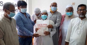 সোনাকান্দায় শতাধিক এতিম শিক্ষার্থী ও ১০ শিক্ষককে ‘‘উই আর ওয়ান’র পোশাক উপহার