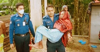দশমিনা থানা অফিসার ইনচার্জ মোঃ জসীমের মহানুভবতায় প্রানে বেঁচে গেল বৃদ্ধা