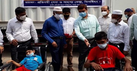 ঝিনাইদহে প্রতিবন্ধীদের মাঝে হুইল চেয়ার ও স্মার্ট সাদাছড়ি বিতরণ