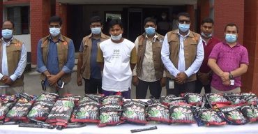 মহেশপুরে বিপুল পরিমাণ ভেজাল কোমল পানীয় জব্দ, আটক-১