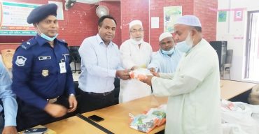 সাপাহারে আনুষ্ঠানিকভাবে কৃষকের মাঝে বিনামূল্যে শাক ও সবজির বীজ বিতরন