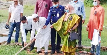 জাতির পিতা বঙ্গবন্ধুর ম্যুরাল মোরেলগঞ্জে  নির্মাণ করা হচ্ছে