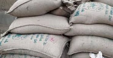 নওগাঁয় ৪০ বস্তা সরকারি চাল উদ্ধার, দোকান সিলগালা