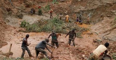 কঙ্গোতে একটি সোনার খনি ভূমিধসে অন্তত ৫০জন শ্রমিকের মৃত্যু