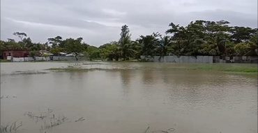 ভারী বষর্ন ও নদীর পানি বৃদ্ধি পেয়ে কলাপাড়ায় খাল-বিল পানিতে টইটুম্বুর
