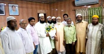 শ্রমিকলীগের সাংগঠনিক সম্পাদক নির্বাচিত হওয়ায় পলাশকে ফুলের শুভেচ্ছা