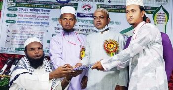 বগুড়ায় রাহাতুল আলমকে গীতিকার-সুরকার সম্মাননা প্রদাণ