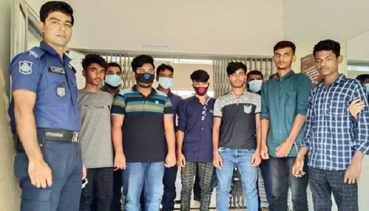 আগৈলঝাড়ায় পূজা দেখতে গিয়ে কিশোর গ্যাং এর হাতে যুবক ছুড়িকাহত