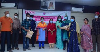 করোনাভাইরাস সংকটকালীন সময়ে নারী ও কিশোরীদের স্বাস্থ্য সুরক্ষায় সুরক্ষা উপকরণ বিতরণ