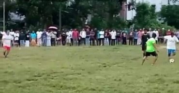 করোনায় জাবির বন্ধ ক্যাম্পাসে চলছে ফুটবল টুর্নামেন্ট