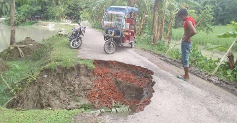 দশমিনায় সড়কের বেহাল দশা ভোগান্তিতে দুই ইউপি’র বাসিন্দাদের