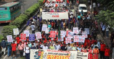 ঢাকা থেকে নোয়াখালীর পথে ধর্ষণবিরোধী লংমার্চ