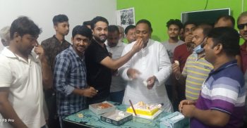 জন্মদিনে বেনাপোল পৌর আওয়ামীলীগ সাধারণ সম্পাদক ছাত্রনেতা আল-ইমরান কর্তৃক সম্বর্ধিত