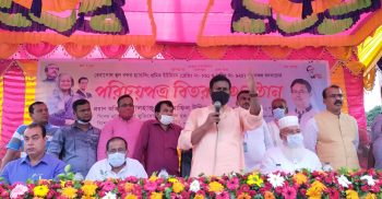 বেনাপোল বন্দর হ্যান্ডলিং শ্রমিকদের মাঝে ১হাজার ৪শ পরিচয় পত্র বিতরণ