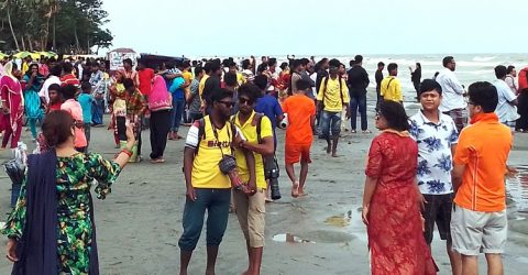 পর্যটকদের কাছে কুয়াকাটার আকর্ষণ একটুও কমেনি