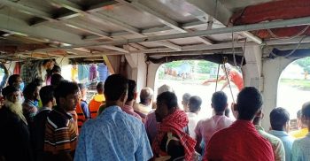 পটু্য়াখালীর আগুনমূখা নদীতে স্পীড বোট ডুবিতে নিখোঁজ পাঁচ জনের লাশ উদ্ধার