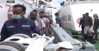 চট্টগ্রামের সন্দ্বীপে ডুবন্ত জাহাজ থেকে জীবিত উদ্ধার ১৪ নাবিক