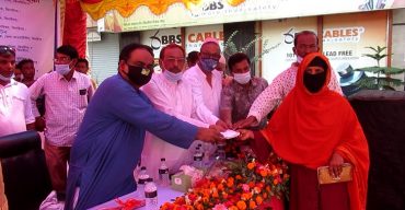 ঝিনাইদহে মৃত ও অবসরপ্রাপ্ত পরিবহণ শ্রমিকদের মাঝে আর্থিক অনুদান প্রদাণ