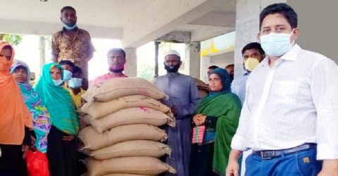 গলাচিপায় জেলেদের মাঝে প্রনোদণার চাল বিতরণ