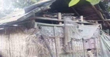 গলাচিপায় জরাজীর্ণ ঘরে অসহায় আনোয়ার হোসেন