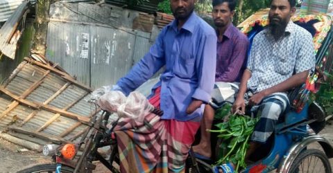 দশমিনায় প্রতিবন্ধী’র জীবন সংসার রিকশা চালিয়ে