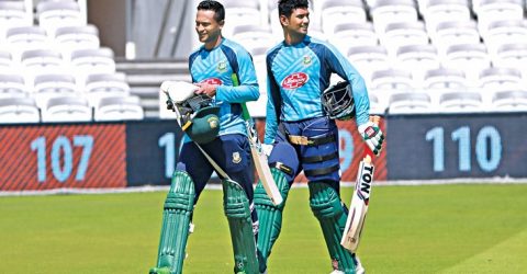 সাকিব নয়, খুলনার অধিনায়ক মাহমুদউল্লাহ