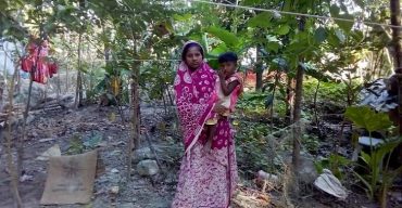 গলাচিপায় এক সন্তানের জননীর অসহায় বসবাস