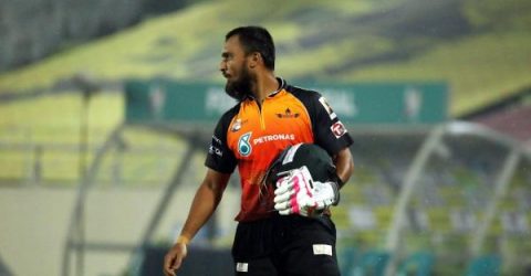 শেষ ওভারে আরিফুলের ঝড়ে অবিশ্বাস্য জয় খুলনার