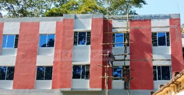 দশমিনায় বছর না যেতে নির্মিত ভবনে ফাটল