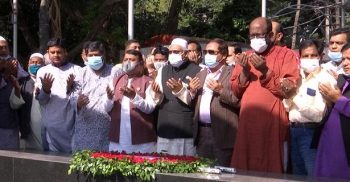 রাজধানীর ধানমণ্ডি ৩২ এ বঙ্গবন্ধুর প্রতিকৃতিতে ধর্ম প্রতিমন্ত্রীর শ্রদ্ধা