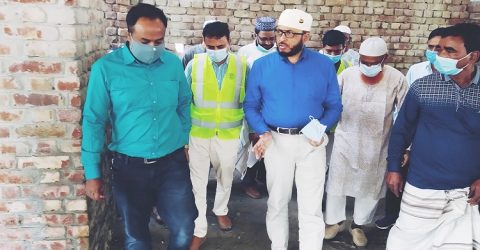 সাপাহার মডেল মসজিদ পরিদর্শন করেছেন ইফা মহাপরিচালক আনিস মাহমুদ