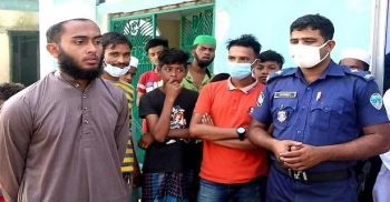 মসজিদের কক্ষে প্রেমিকার সঙ্গে অন্তরঙ্গ মুহূর্তে ধরা ইমাম