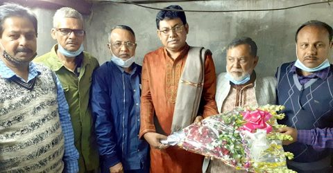 কলাপাড়ায় গণমাধ্যম কর্মীদের সাথে কেন্দ্রীয় যুবলীগ নেতার শুভেচ্ছা বিনিময়