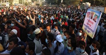 বাবুনগরী-মামুনুলদের গ্রেফতার দাবিতে মুক্তিযুদ্ধ মঞ্চের বিক্ষোভ