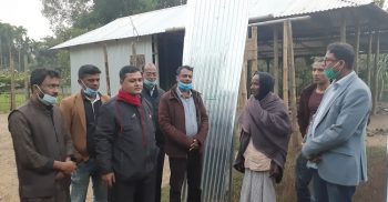 মৌলভীবাজার অনলাইন প্রেসক্লাবের সহযোগীতায় টিন পেলো দরিদ্র পরিবার