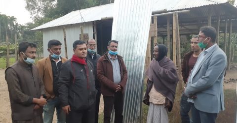 মৌলভীবাজার অনলাইন প্রেসক্লাবের সহযোগীতায় টিন পেলো দরিদ্র পরিবার