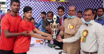 কলাপাড়ায় মুজিববর্ষ উপলক্ষে ভলিবল টুর্নামেন্ট’র পুরুষ্কার বিতরণ