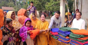 বেনাপোলে অসহায় মানুষদের মাঝে শীত বস্ত্র বিতরন