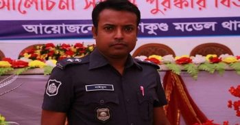 চট্টগ্রামের সীতাকুণ্ডে ব্যবসায়ীর টাকা ছিনিয়ে নিয়ে গ্রেফতার এসআই!