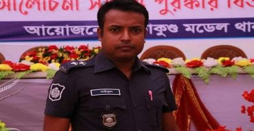 চট্টগ্রামের সীতাকুণ্ডে ব্যবসায়ীর টাকা ছিনিয়ে নিয়ে গ্রেফতার এসআই!