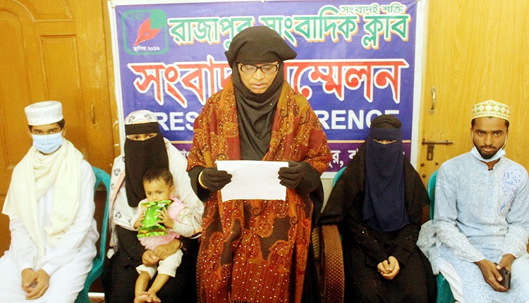 রাজাপুরে ইমাম ও পরিবারের উপর হামলার ঘটনার ৫দিনেও মামলা নেয়নি পুলিশ!