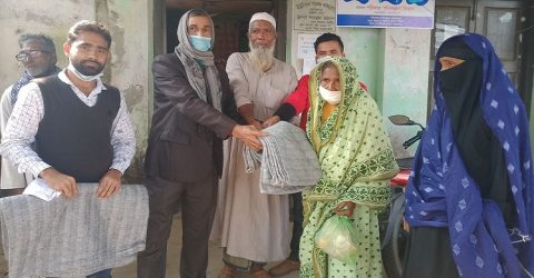 কালকিনিতে অসহায় শীতার্তদের মাঝে শীতবস্ত্র বিতরণ