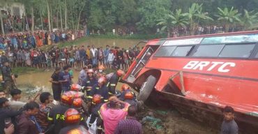 নবীগঞ্জে সড়ক দূর্ঘটনায় মা-মেয়েসহ ৮জন নিহত: আহত ১০জন
