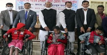 কলাপাড়ায় ৩৫ প্রতিবন্ধী পেল হুইল চেয়ার